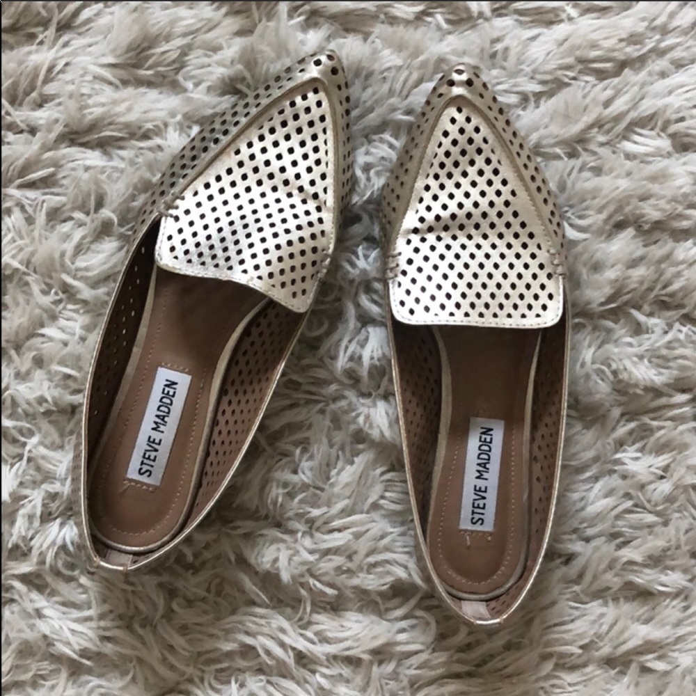 Steve Madden Gold Perforated Loafer Size 6 Feather